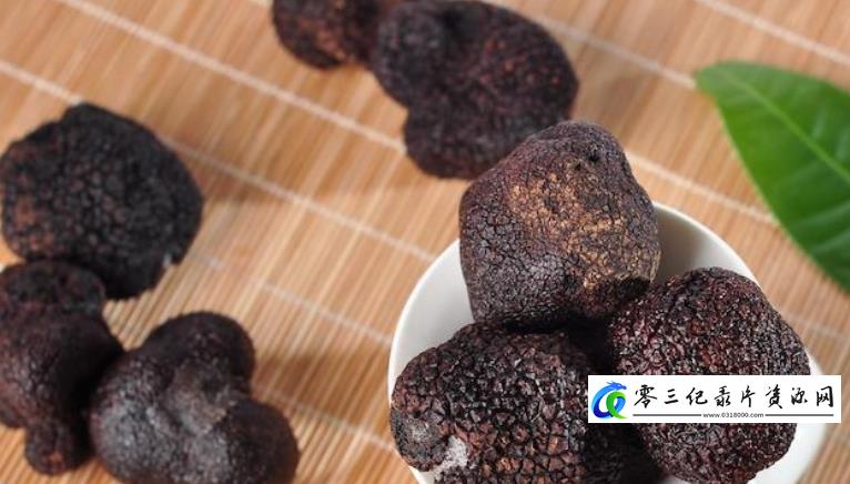 社会生活纪录片《黑松露挖宝战 Unearthed》下载-零三纪录片资源网