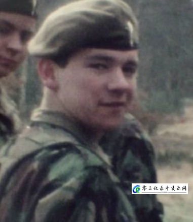 兄弟连—回到福克兰群岛 Back To The Falklands Brothers In Arms的海报